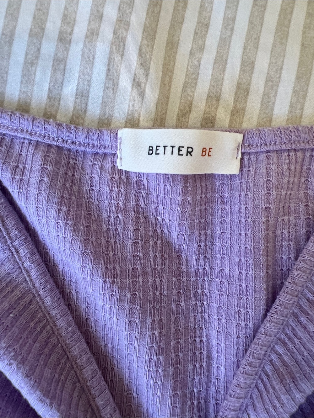 Lavender Ruched Front Crop Top - Picture 4 of 4